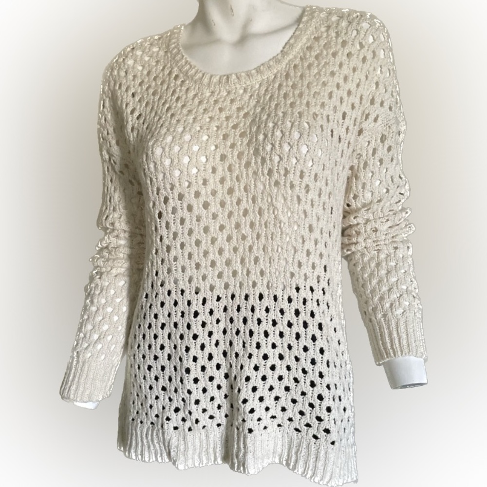 Ladies soft knitted crochet style long sleeved sweater